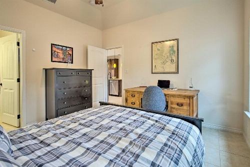 Pet-Friendly Home: 8 Mi to Canyon Lake Marina image 3