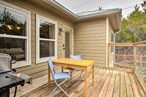 Pet-Friendly Home: 8 Mi to Canyon Lake Marina image 5